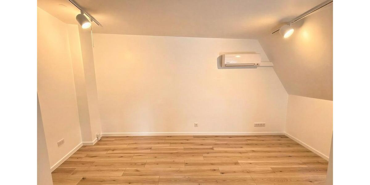 Dachgeschoßwohnung Berlin Steglitz-Zehlendorf - 2 Zimmer, 65 m&sup2;, 1.400&euro; | Angebot:25612063