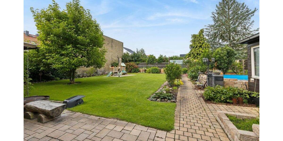 Großzügiges Stadthaus mit Gartenidylle & Pool - Raum für Familie und Generationen 9 zimmer