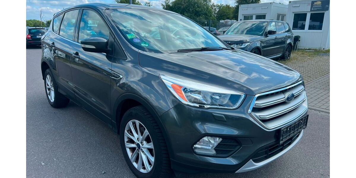 Ford Kuga 87.266 km 9.990 &euro; Wildau 15745