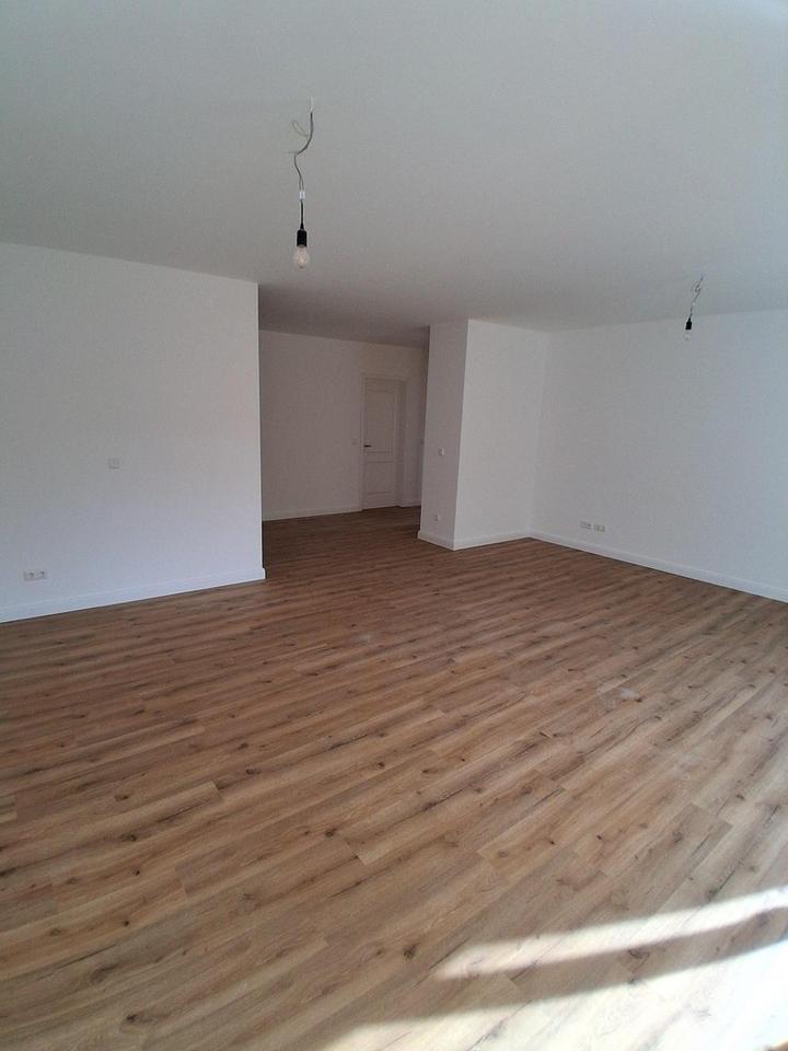 Schöne neu errichtete 3 bis 4 Zimmer-Dachgeschosswohnung mit geh. Innenausstattung und Dachterrasse zimmer