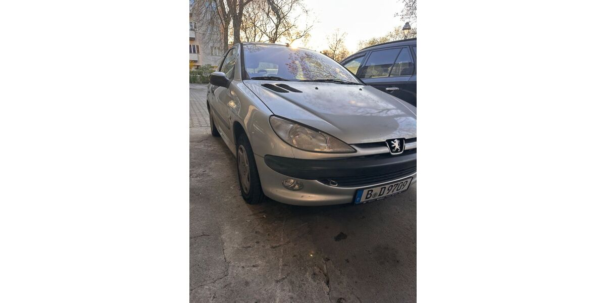 Peugeot 206 86.000 km 900 &euro; Berlin 13599
