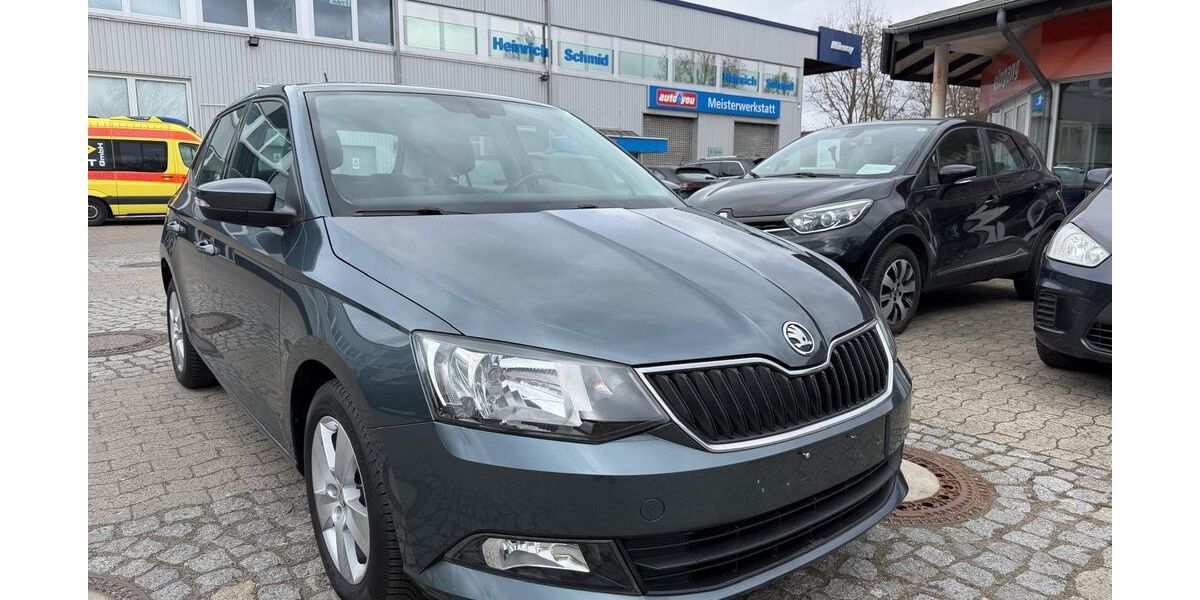 Skoda Fabia 103.100 km 10.490 &euro; Berlin 12277