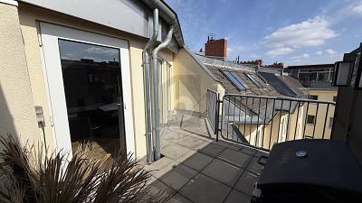 LICHTDURCHFLUTET, SOFORT BEZUGSFREI MIT TERRASSE - Dachgeschoßwohnung Berlin-Tiergarten Tiergarten | Angebot:27231550