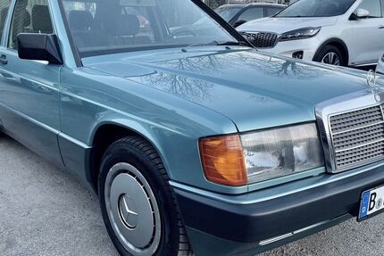 Mercedes-Benz 190 157.000 km 8.900 &euro; Berlin 12683