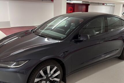 Tesla Model 3 11.500 km 43.999 &euro; Berlin 10249
