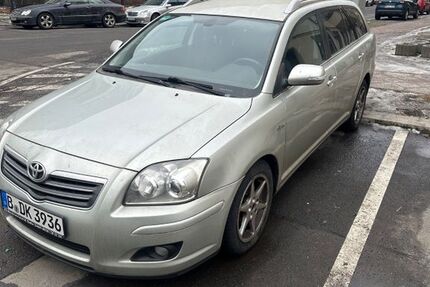 Toyota Avensis 304.000 km 1.750 &euro; Berlin 13629