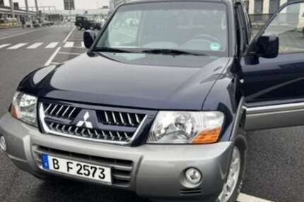 Mitsubishi Pajero 55.000 km 23.000 &euro; berlin 10245