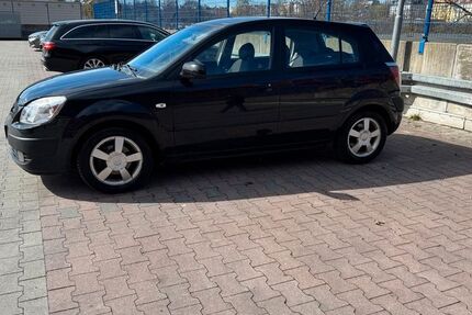 Kia Rio 98.000 km 3.490 &euro; Berlin 10827