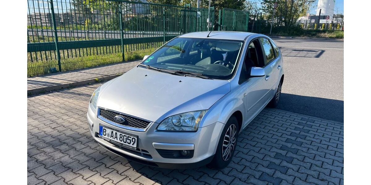 Ford Focus 70.200 km 2.400 &euro; Berlin 13597