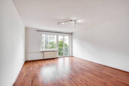 Bezugsfreie 2-Zimmer-Wohnung mit Balkon und Lift 2 zimmer