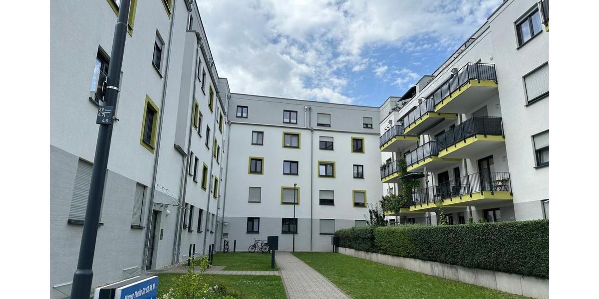 Hochwertig eingerichtete DG-Wohnung mit großer Dachterrasse u. schöner Aussicht auf den Hahneberg 4 zimmer