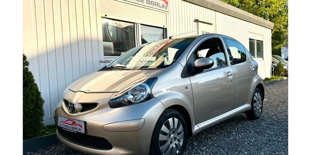 Toyota Aygo (X) 80.000 km 5.900 &euro; Berlin 13469