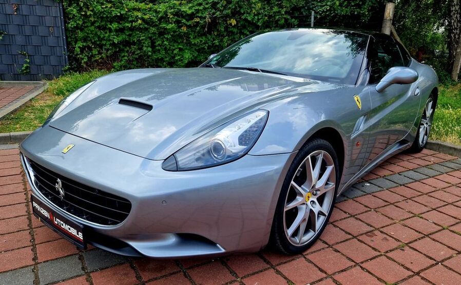Ferrari California 78.000 km 97.900 € Berlin 10827