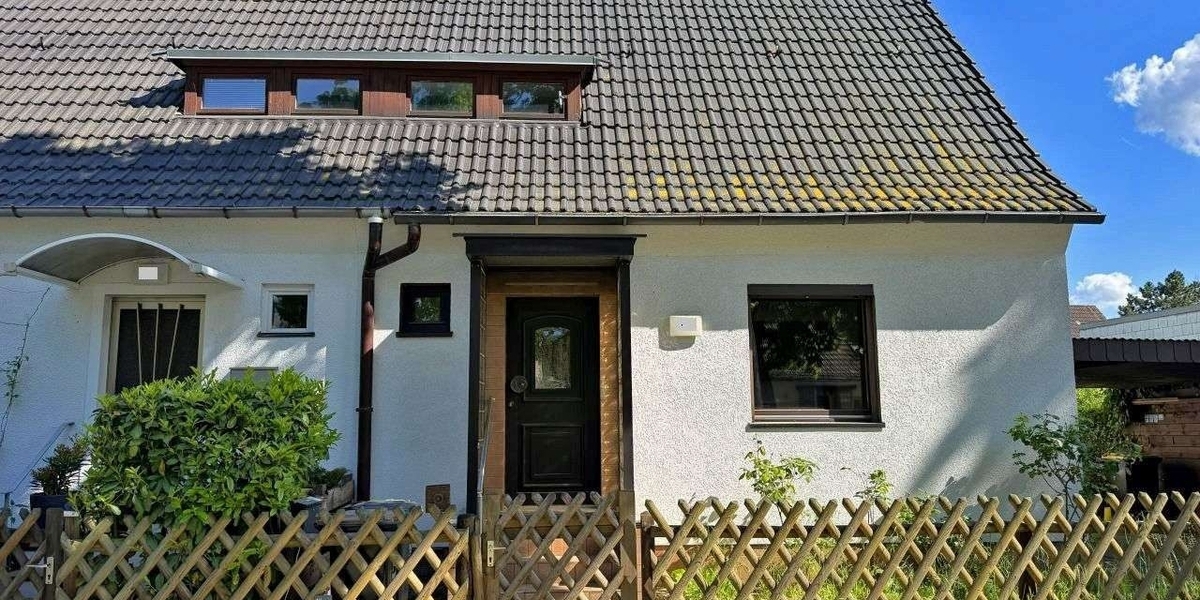 Lankwitz - Renovierungsbedürftige Doppelhaushälfte mit idyllischem Garten - Doppelhaushälfte Berlin Berlin - Steglitz-Zehlendorf - Lankwitz | Angebot:26649308
