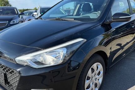 Hyundai i20 190.000 km 5.400 &euro; Wildau 15745