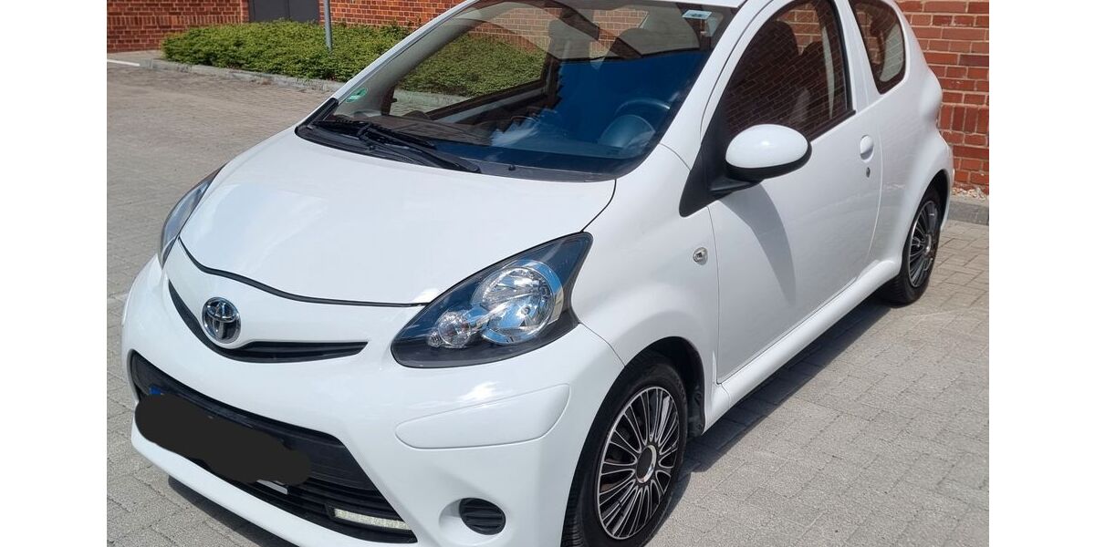 Toyota Aygo (X) 139.850 km 5.400 &euro; Berlin 12489