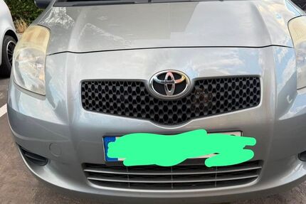 Toyota Yaris 213.300 km 1.499 &euro; Berlin 12279