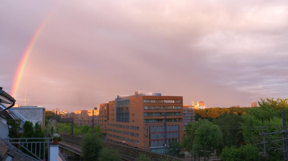 Helle 3-Zi 90m² DG-Whg Terrasse Blick Tiergarten provisionsfrei