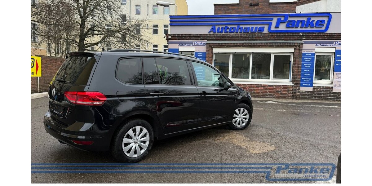 VW Touran Comfortl.DSG BT110 TSI*7Sitz*NAV*ACC*PDC* 40.678 km 22.990 &euro; Berlin 13187