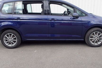 VW Touran 67.000 km 25.599 € Neuenhagen bei Berlin 15366