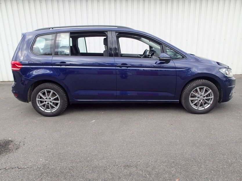 VW Touran 67.000 km 25.599 € Neuenhagen bei Berlin 15366