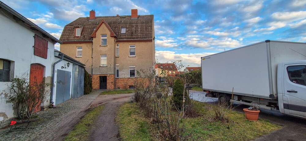 Wohn- & Gewerbeensemble mit Entwicklungspotenzial – Ihre Kapitalanlage mit Flughafennähe 11 zimmer