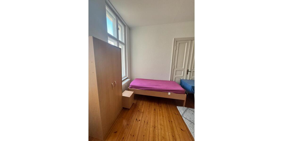 Etagenwohnung Berlin Charlottenburg-Wilmersdorf - 3 Zimmer, 77 m&sup2;, 500&euro; | Angebot:25996177