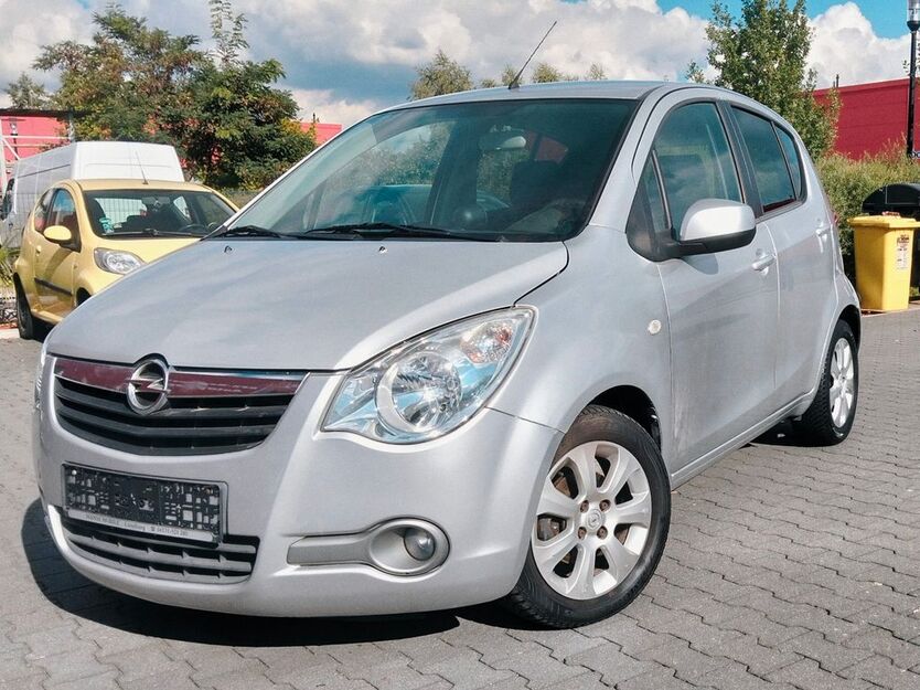 Opel Agila 126.000 km 2.222 € Potsdam 14487
