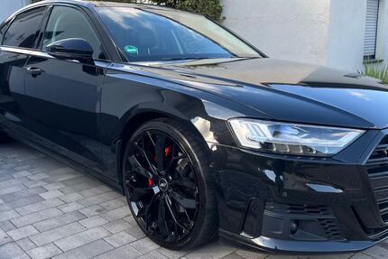 Audi A8 124.000 km 41.950 &euro; Berlin 13509