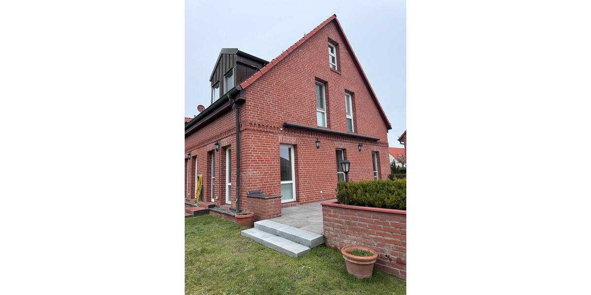 Reihenhaus Berlin Charlottenburg-Wilmersdorf - 3 Zimmer, 152 m&sup2;, 2.100&euro; | Angebot:25267240