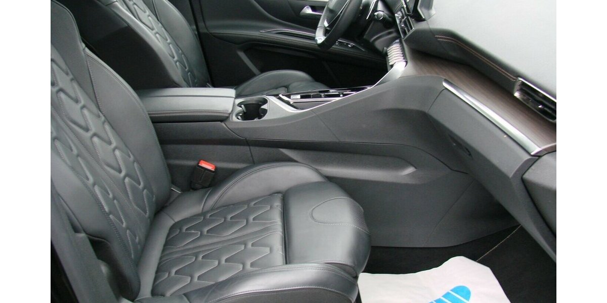 Peugeot 5008 1.2 PureTech 130, GT-Line Leder ACC Navi Pano 30.873 km 29.980 &euro; Falkensee 14612