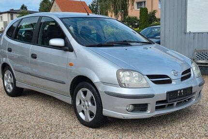 Nissan Almera Tino