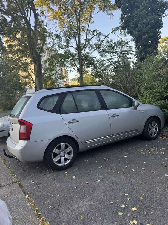 Kia Carens 176.000 km 4.500 € Berlin 10405