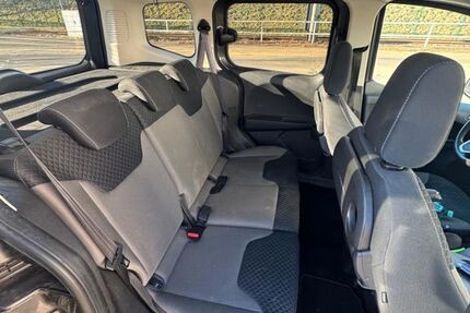 Ford Tourneo Courier 63.460 km 9.500 &euro; Berlin 12305