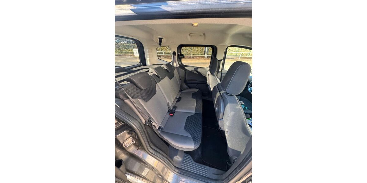 Ford Tourneo Courier 63.460 km 9.500 &euro; Berlin 12305