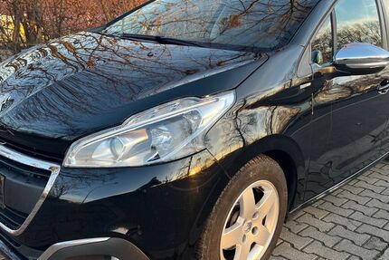 Peugeot 208 173.000 km 4.500 &euro; Berlin 12057