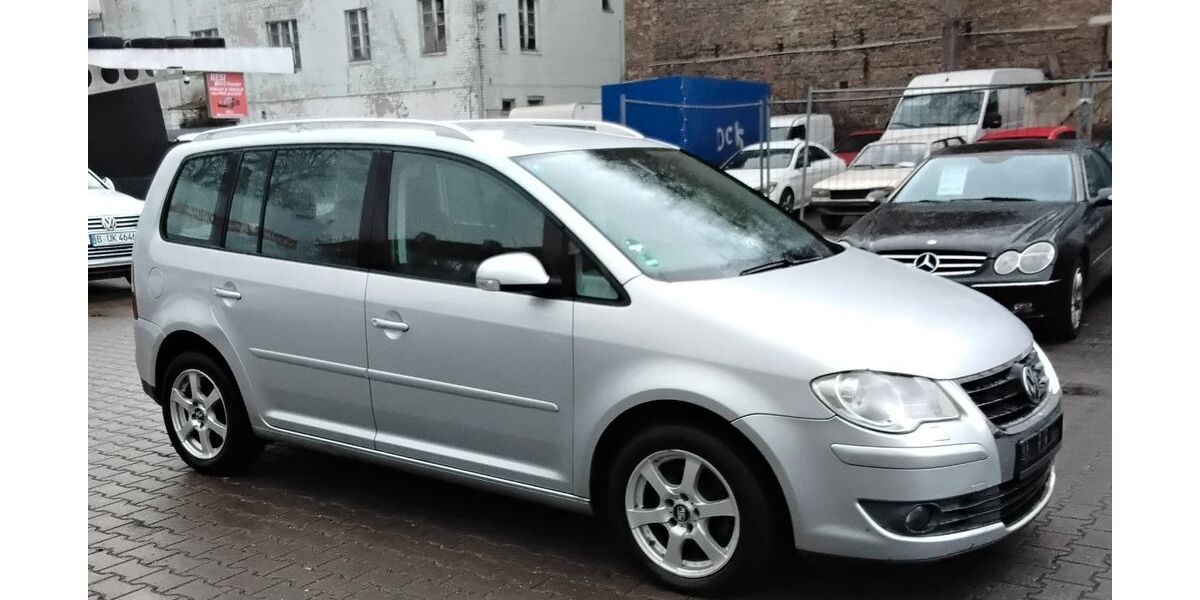 VW Touran 226.300 km 3.950 &euro; Berlin 13409