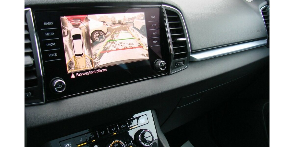 Skoda Karoq 1,5TSi Clever ACC 360° LED Panorama AHK 56.303 km 26.980 &euro; Falkensee 14612