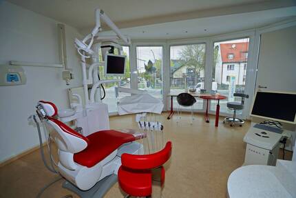 Hauptstadtmakler-Etablierte Zahnarztpraxis mit Immobilie 3 zimmer