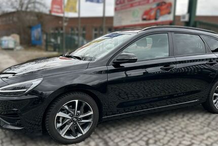 Hyundai i30 17.800 km 21.950 &euro; Berlin-Spandau 13585