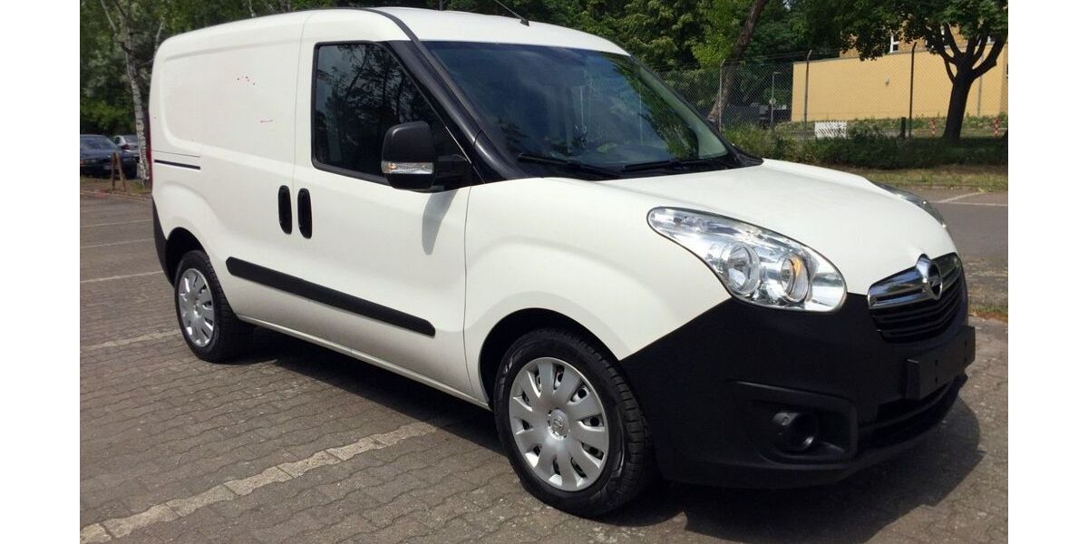 Opel Combo 133.000 km 8.330 &euro; Berlin 13597