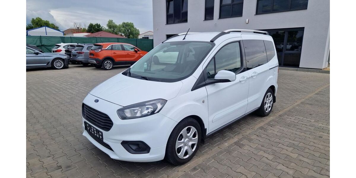 Ford Tourneo Courier 272.385 km 4.990 &euro; Brieselang 14656
