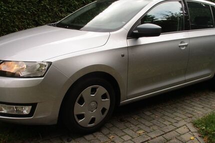 Skoda Rapid 104.600 km 5.999 € Berlin 13053