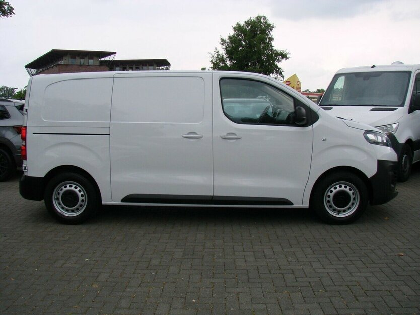 Opel Vivaro Kasten 1.5D Edition M L2 Kamera Klima 8.944 km 19.980 € Falkensee 14612