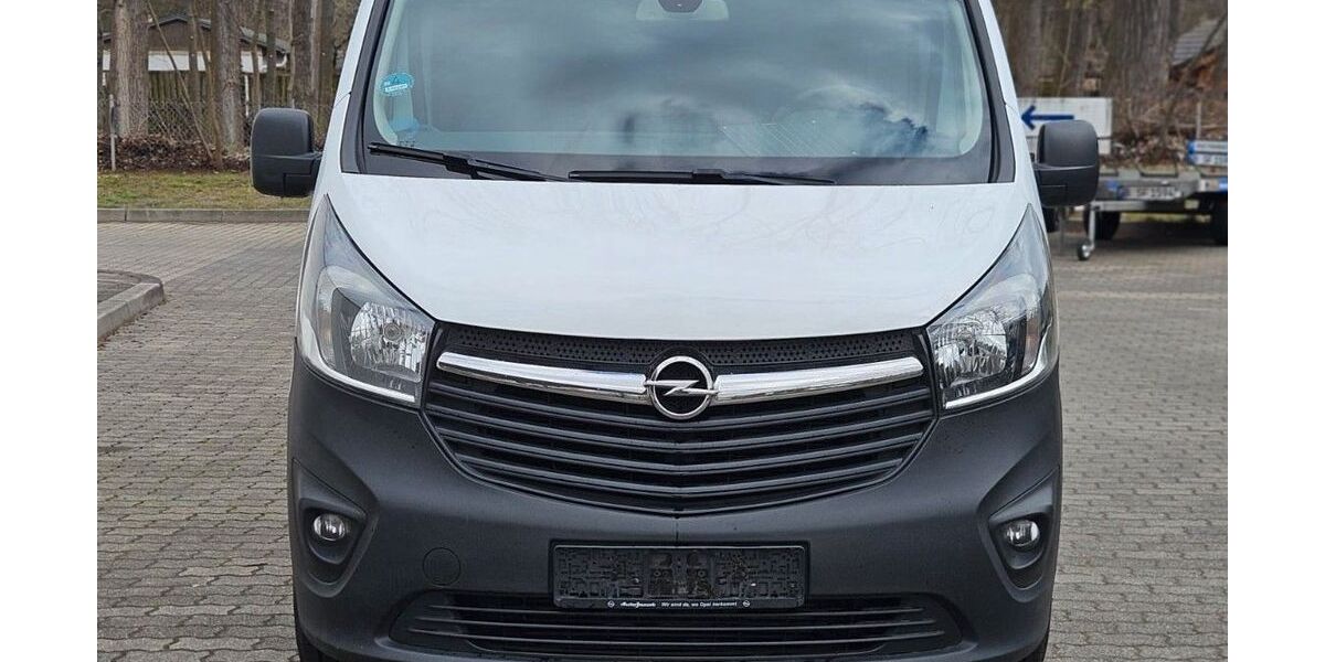 Opel Vivaro 178.000 km 9.900 &euro; Berlin 12107