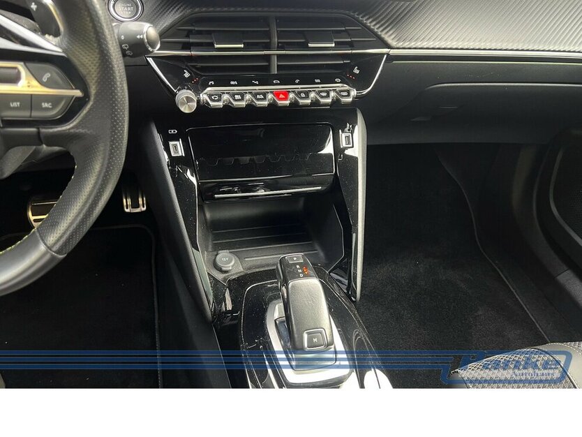 Peugeot 2008 GT 155 EAT8*Pano*LED*360°*TotWinkel*NAV* 36.726 km 20.990 € Berlin 13187