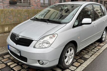 Toyota Corolla Verso 51.000 km 7.900 &euro; Berlin 10318