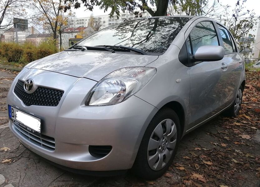 Toyota Yaris 16.000 km 5.990 € Berlin 10315