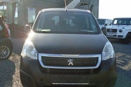 Peugeot Partner 330.000 km 4.950 € Wildau 15745