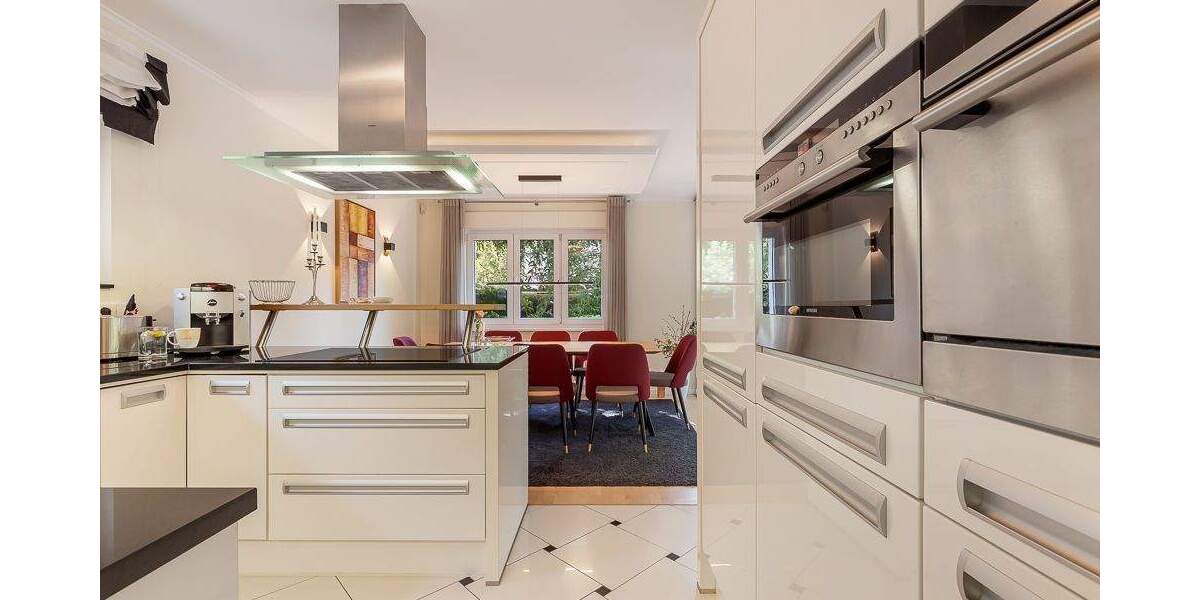 Einfamilienhaus Berlin Lankwitz - 8 Zimmer, 301 m&sup2;, 1.900.000&euro; | Angebot:25738376